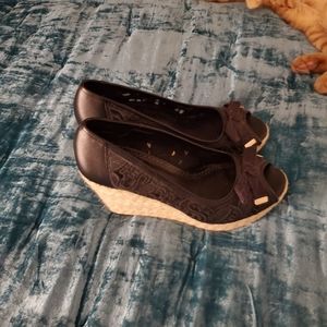 Wedge heels peep-toe black womens size 8